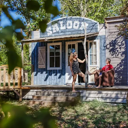 营地 Les Auzerals Du *