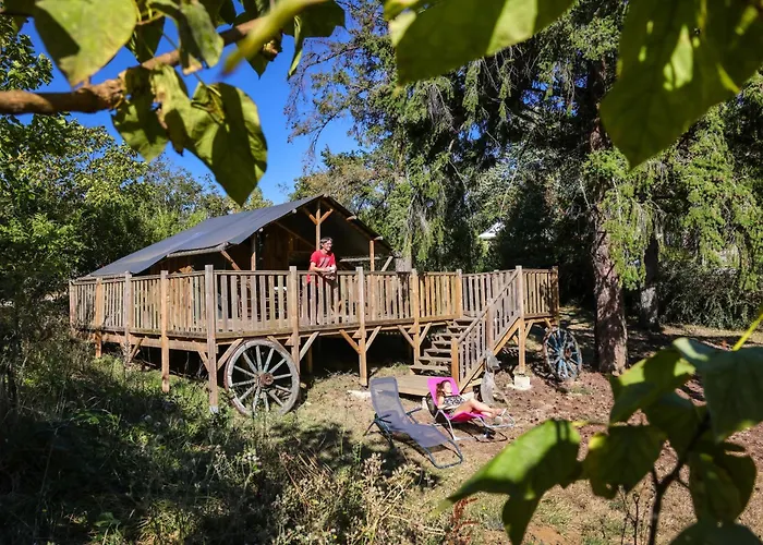 营地 Les Auzerals Du *