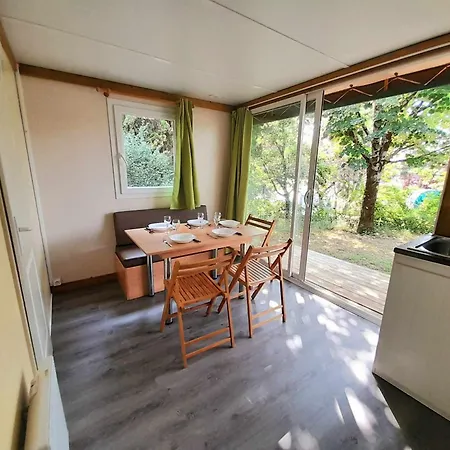 캠프장 Les Auzerals Du