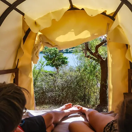 캠프장 Les Auzerals Du