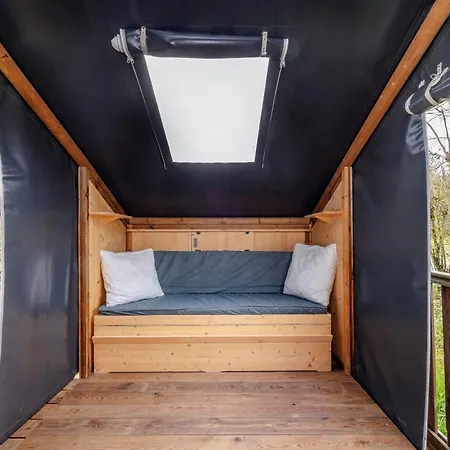 캠프장 Les Auzerals Du *