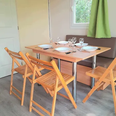Les Auzerals Du *