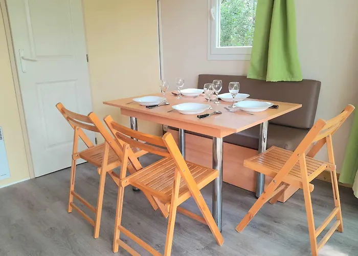 Les Auzerals Du Campingplatz