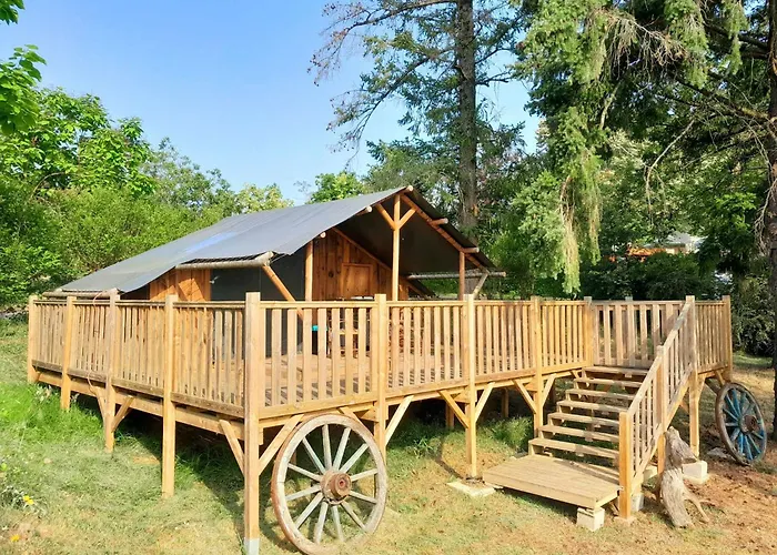 Les Auzerals Du Campingplatz *